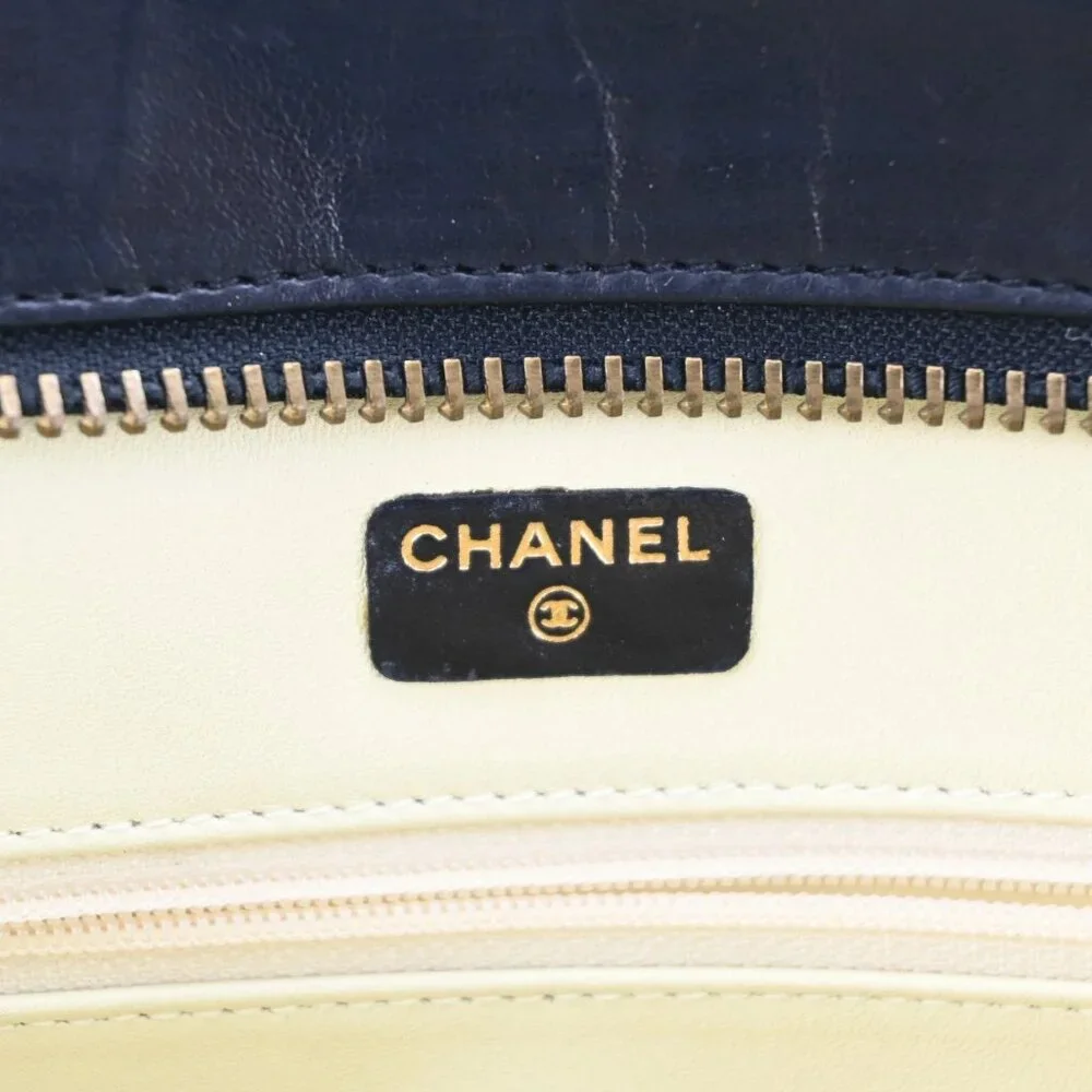 AUTHENTIC CHANEL Matelasse Black Leather Pouch Bag bsj797-121225 - Picture 15 of 16